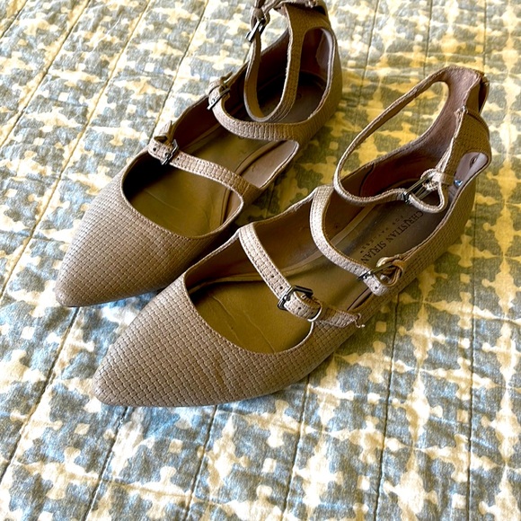 Classy Taupe Flats - Picture 1 of 2